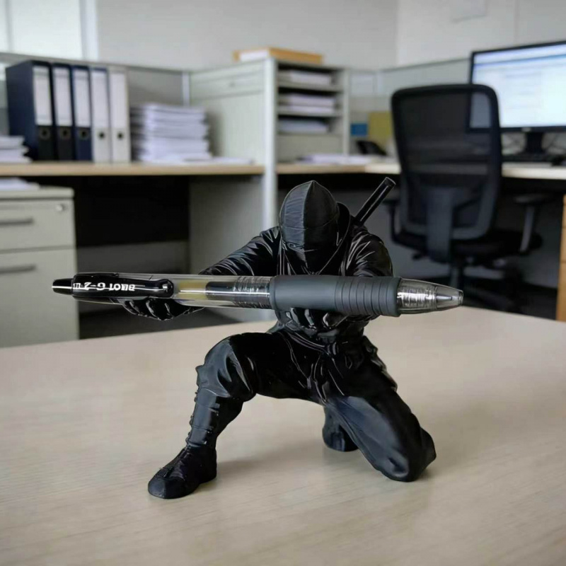 3D Printing Office Setup - Ninja-Stiftehalter 3D-Gedruckter Samurai-Schreibtischaufsatz Schreibwaren-Organizer für Gaming-Setup